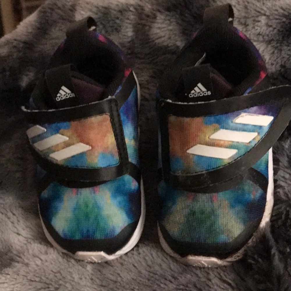 Toddler Girls Adidas tennis shoes size 5